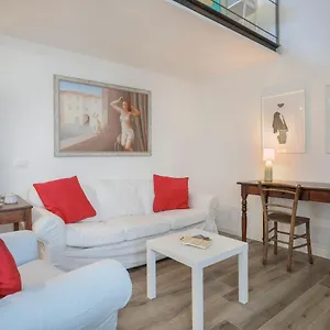  Apartment Willy - Sweet Dreams In